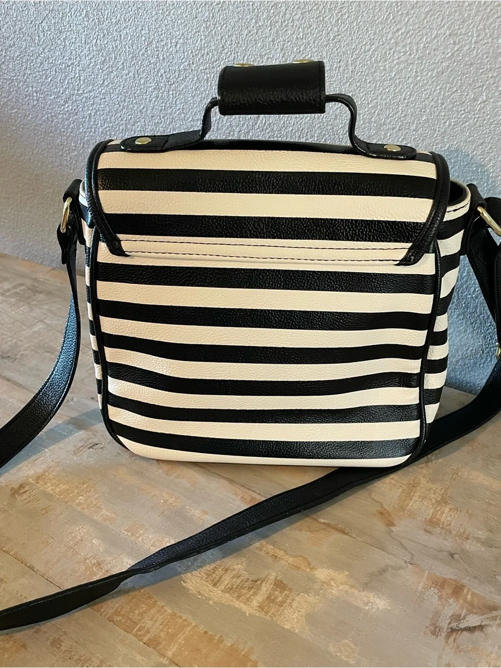 Betsey Johnson Phone Crossbody Bag